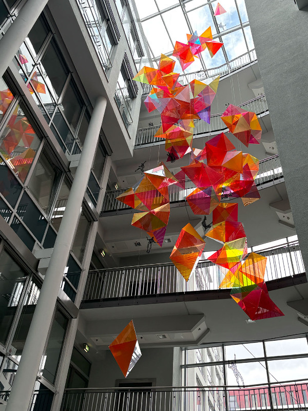 Rendezvous, hall of the officebuilding GOHA, Cologne